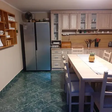 Vadregeny Vendeghaz 3* Vámosmikola